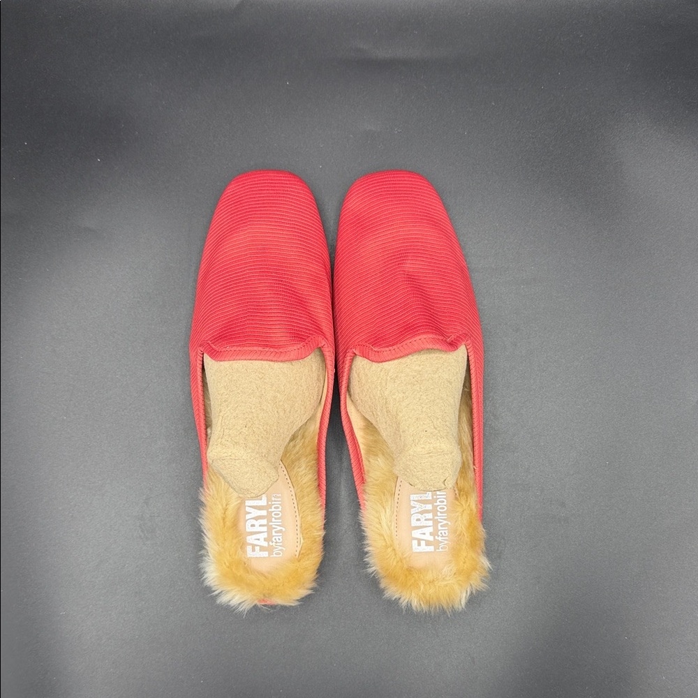 NWOB Faryl Sz 7M Moka Red Lizard Slippers